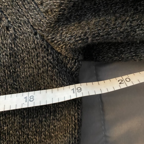 AMERICAN EAGLE OUTFITTERS GREY SZ MED MEN HIGH NECK SWEATER. Pit to pit 19”. - Picture 5 of 5